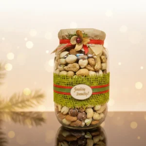 Kalėdinis stiklainėlis su sveikinimu ir riešutų mišiniu Royal 600 – Vai Nai