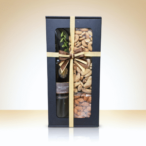 Dovana su raudonu vynu ir riešutais – juoda dėžė – Vai Nai