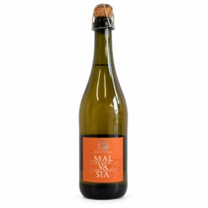 Malvasia Secco „Campana“ butelis su oranžine etikete ir vielute pritvirtintu kamščiu baltame fone