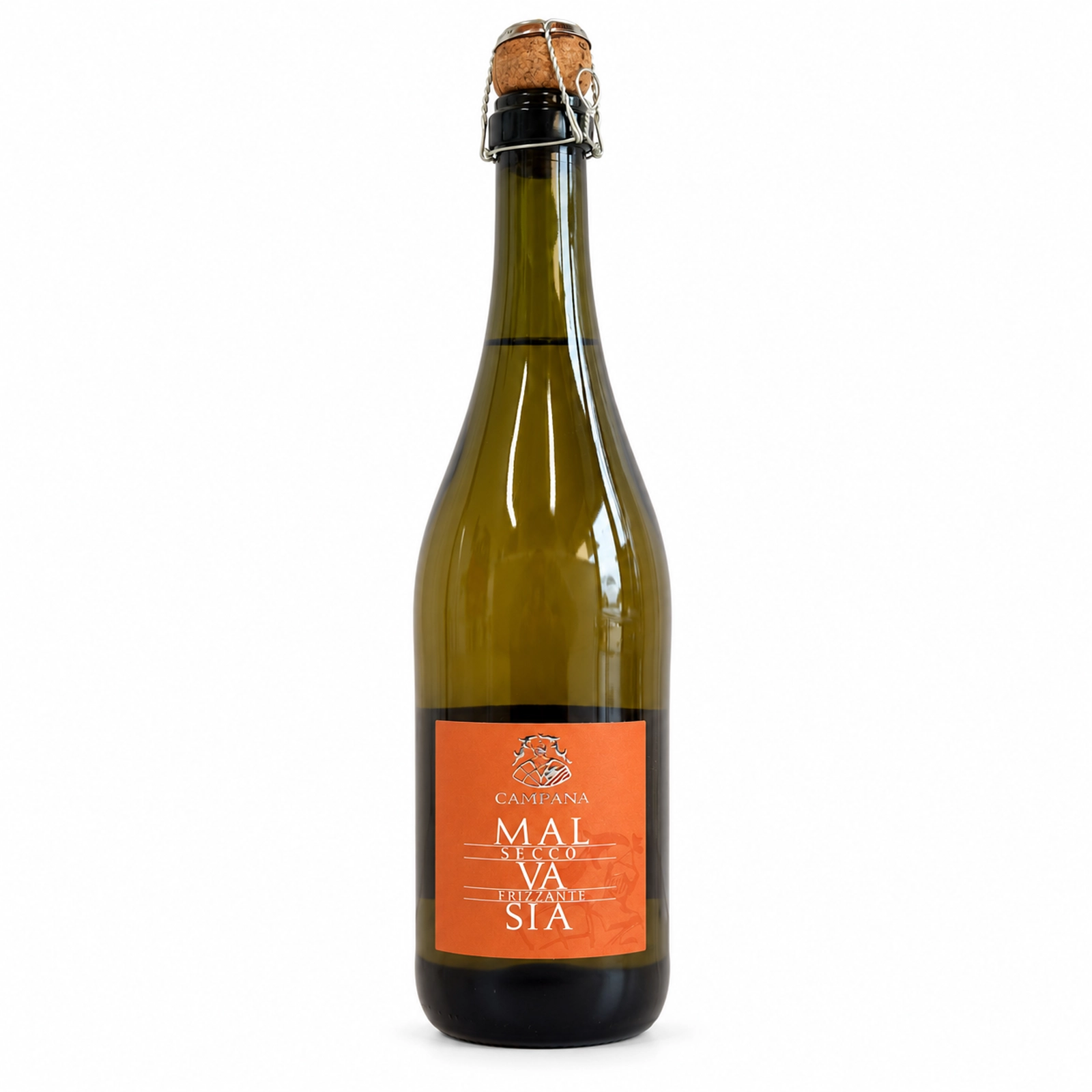 Malvasia Secco „Campana“ butelis su oranžine etikete ir vielute pritvirtintu kamščiu baltame fone